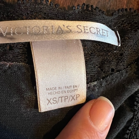 VINTAGE Victoria’s Secret soft floral camisole - Picture 3 of 3